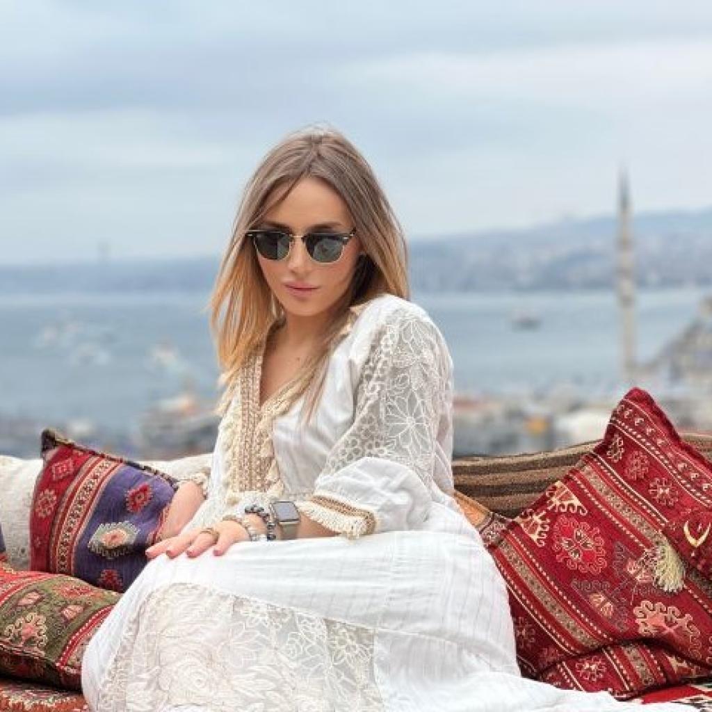 MargotBee MargotBee