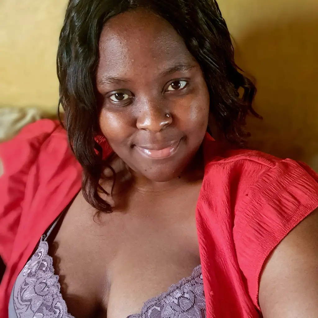 CurvyPrettyFace CurvyPrettyFace